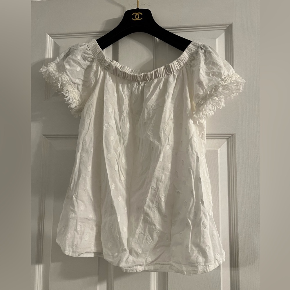 Beautiful Buckley K white Polka dots off shoulder top w/ fringe sleeves Size M